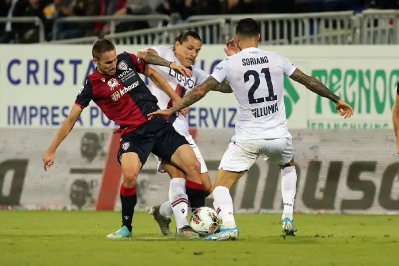 La squadra di Maran piega un Bologna che va in vantaggio ma poi non tiene alla distanza.
