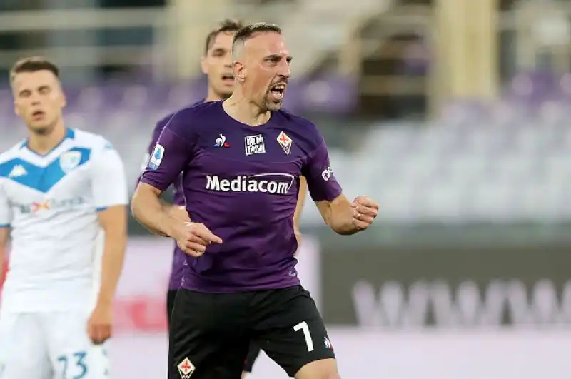 Ospiti in vantaggio con un rigore di Donnarumma, pareggio della squadra di Iachini con capitan Pezzella che risolve una mischia. Espulso Caceres a venti dal termine.