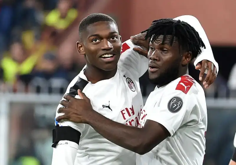Vantaggio rossoblu con Shone, pareggio di Theo Hernandez e vantaggio degli ospiti con un rigore di Kessie. Nel finale Shone si fa parare un rigore da Reina.