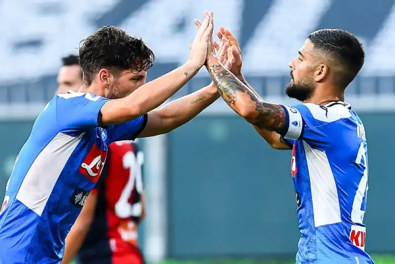 Mertens e Lozano in gol per gli ospiti, di Goldaniga il gol della squadra di Nicola.
