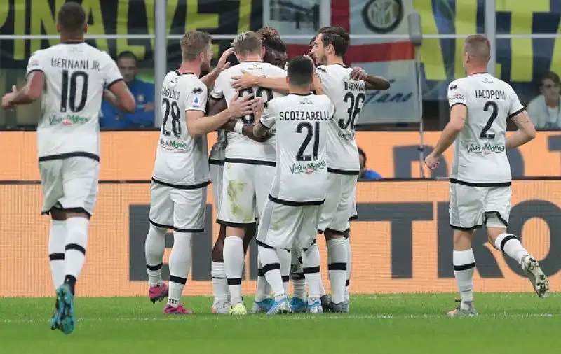 Per i nerazzurri in gol Candreva e Lukaku, Karamoh e Gervinho per gli ospiti.