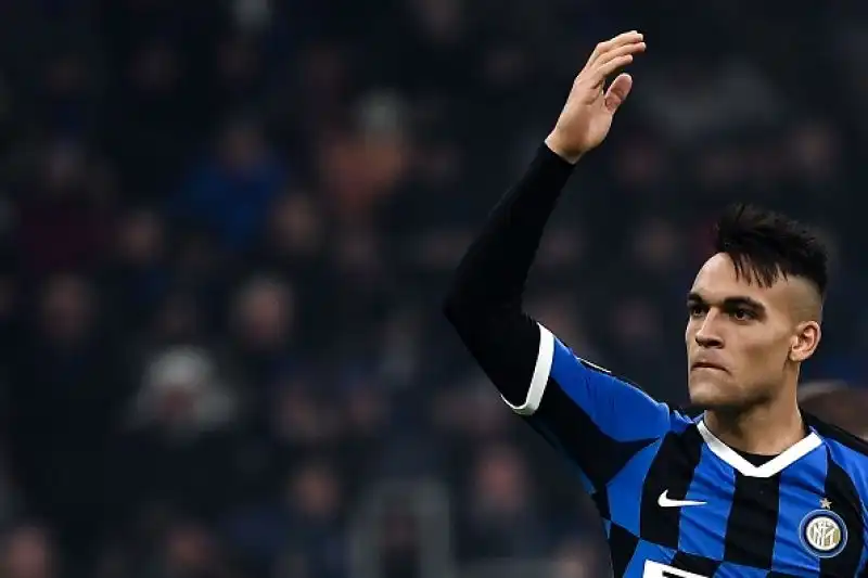 A San Siro finisce 1-1, ma gli orobici sfiorano la vittoria: Muriel sbaglia dal dischetto il rigore del sorpasso.