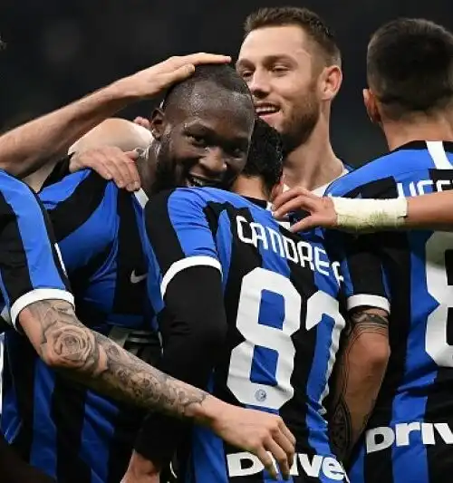 L’Inter cala il poker e riaggancia la Juve