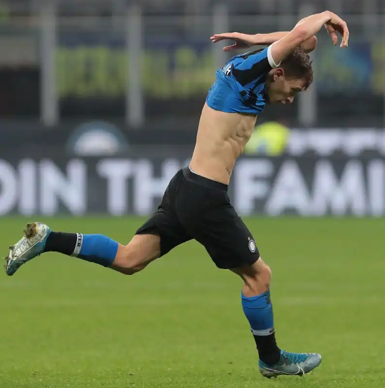 Scaligeri in vantaggio con Valerio Verre nel primo tempo, pareggio di Vecino e gran gol di Barella nella ripresa.