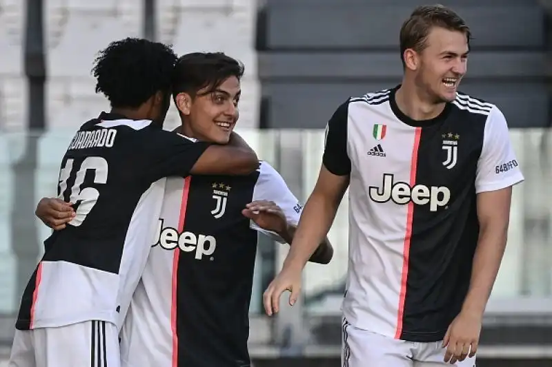 Bianconeri subito avanti con Dybala, poi raddoppio di Cuadrado e a fine tempo un rigore di Belotti batte Buffon.
A chiudere il conto pensa Ronaldo su punizione. Sul tabellino anche Djidji che infila nella propria porta un traversone di Douglas Costa