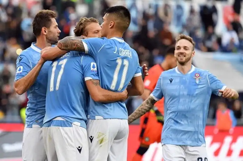Per i biancocelesti doppietta di Ciro Immobile, che ha segnato 17 reti in 14 partite, e gol di Luis Alberto.