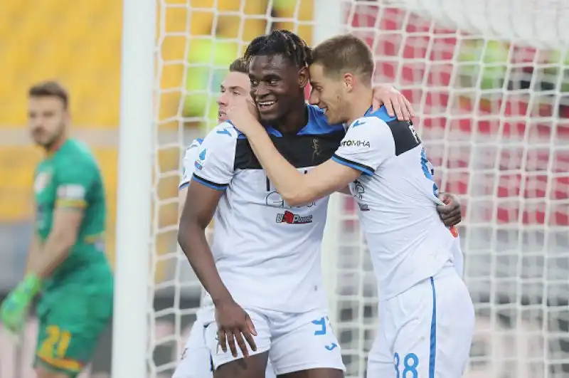 Per i bergamaschi in gol tre volte Zapata, Ilicic, Muriel, Malinovsky e autorete del leccese Donati. Per i padroni di casa in rete Saponara e lo stesso Donati.