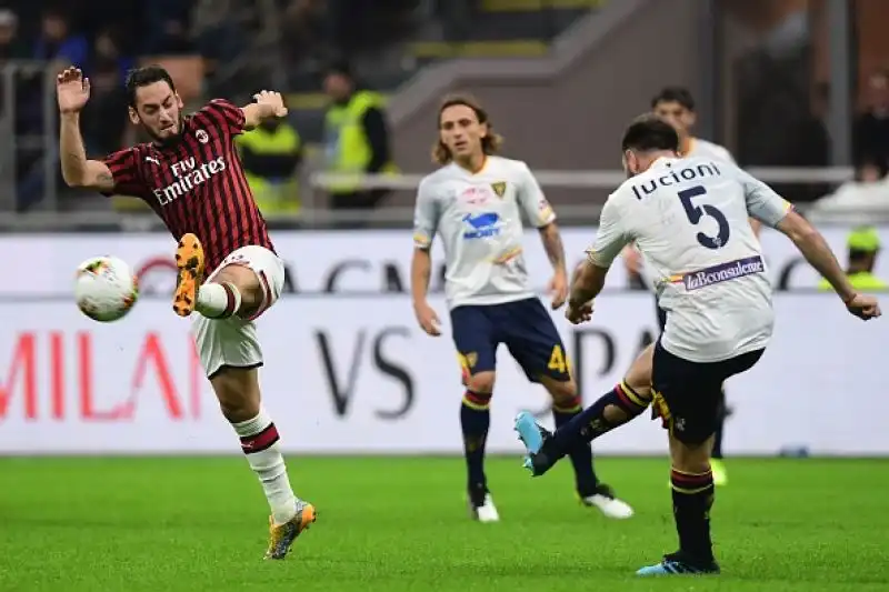 Milan, non basta Piatek: subito una delusione per Pioli. I rossoneri pareggiano per 2-2 con il Lecce in casa.