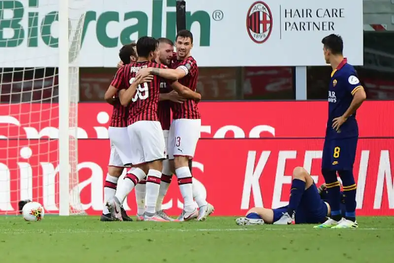 I rossoneri superano i giallorossi per 2-0.