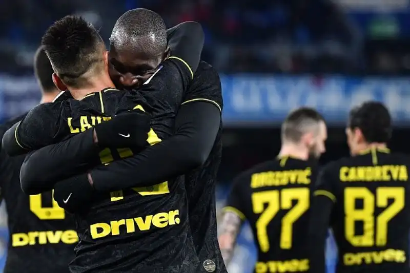 Doppietta di Lukaku e gol di Lautaro Martinez per i nerazzurri, di Milik il gol del momentaneo 1-2 per i partenopei.