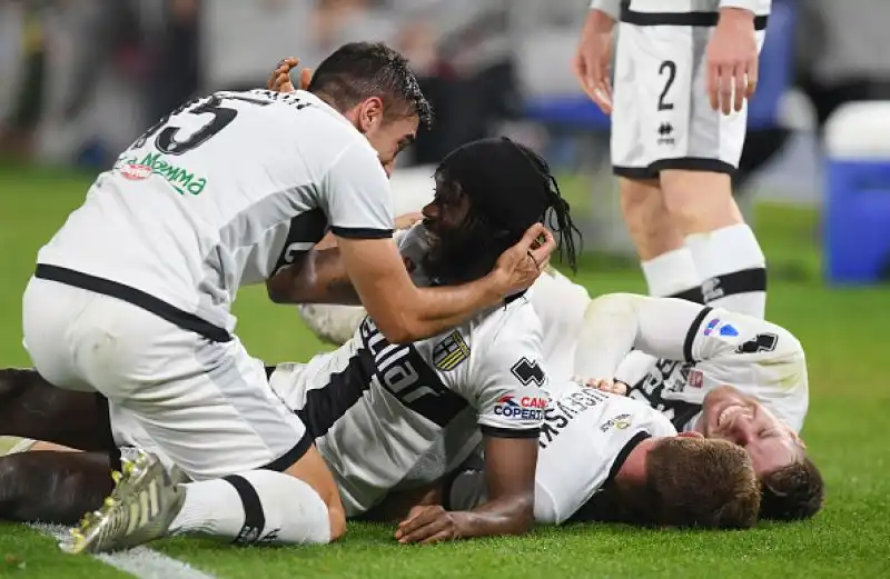 Parma in vantaggio con Kulusevski, pareggio di Milik e gol vittoria nel finale di Gervinho.