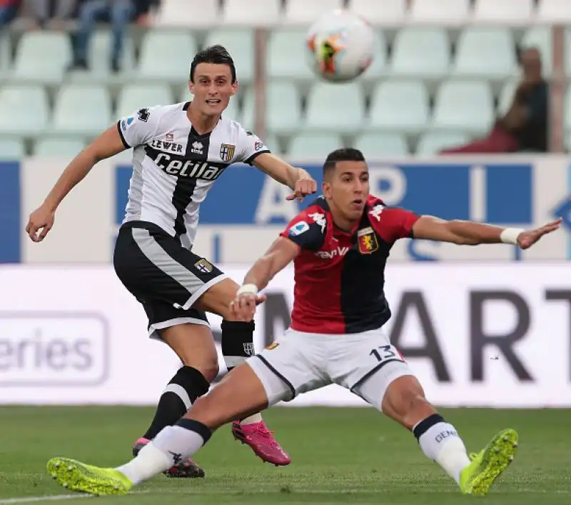 Domenica da ricordare per il Parma, che nel primo anticipo dell'ottava giornata di serie A travolge il Genoa per 5-1 al Tardini. 