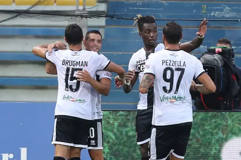 Di Caprari, nel primo tempo, Insigne e Kulusevski le trasformazioni.