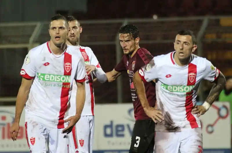 Di Chricò su punizione e Finotto i gol dei brianzoli, De Cenco e Risaliti in gol per i padroni di casa.