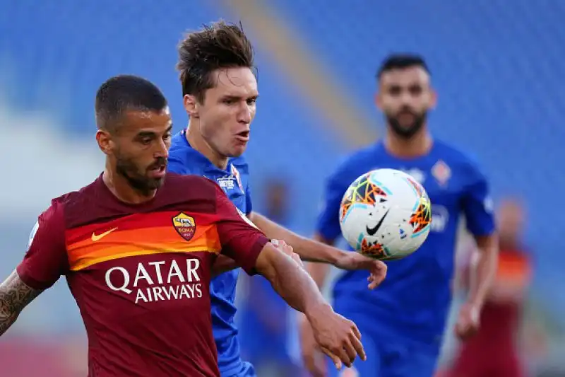 La Roma batte in casa la Fiorentina grazie a due rigori di Veretout.