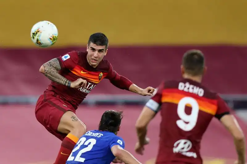 La Roma batte in casa la Fiorentina grazie a due rigori di Veretout.