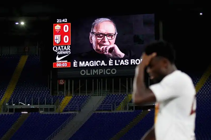 La Roma, colpita a freddo dal gol di Kucka, ha ribaltato il risultato con le reti di Mkhitaryan e Veretout.