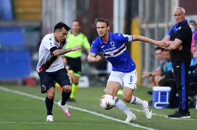 Colpo del Bologna a Genova: Barrow e Orsolini fanno piangere Ranieri, rossoblu a quota 37 punti, doriani a una lunghezza dalla zona retrocessioone.