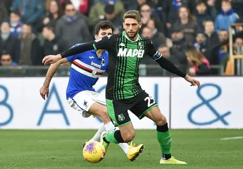 Sassuolo e Sampdoria invece si annullano: la squadra di De Zerbi riesce a strappare lo 0-0 nonostante l'espulsione di Peluso al minuto 25