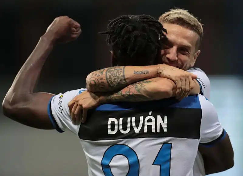 Gli orobici sono andati in gol due volte con il Papu Gomez, Gosens e Zapata, di Defrel il gol dei neroverdi.