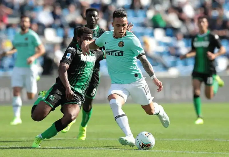Sfida spettacolare al Mapei Stadium: Conte ringrazia Lautaro e Lukaku, ma trema fino alla fine e vince 4-3.