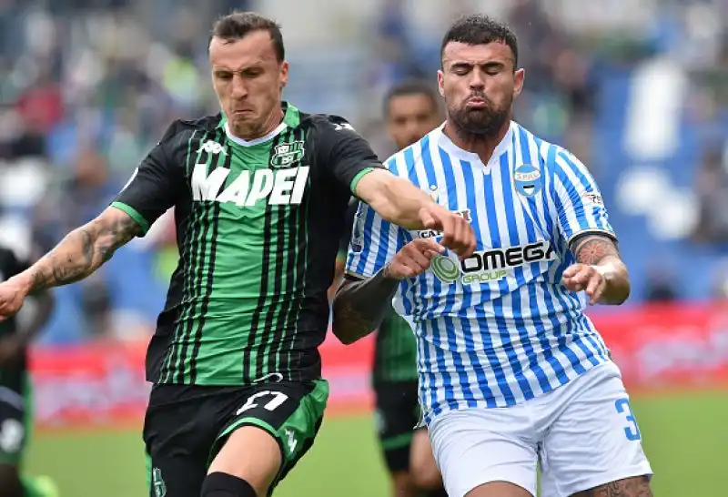 Il Sassuolo schianta la Spal con la doppietta di Caputo e il gol di Duncan, annullato dall'arbitro e riassegnato dal Var.