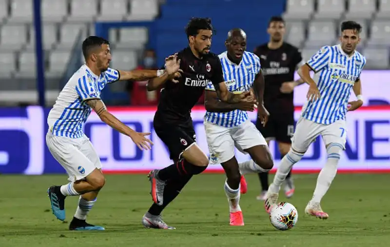 Nel primo tempo i padroni di casa sono andati sul 2-0 grazie ad un rigore di Valoti e a una rete di Floccari. Nella ripresa Leao ha accorciato su rigore e un'autorete di Vicari ha ristabilito la parità.
