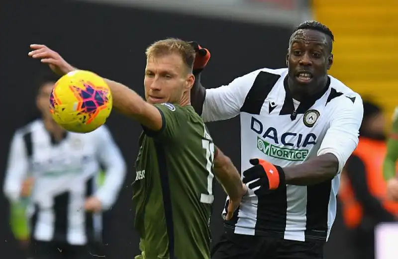 Cagliari ancora ko, Fofana esalta l'Udinese.
I sardi sono stati superati per 2-1 alla Dacia Arena e hanno incassato la seconda sconfitta di fila.