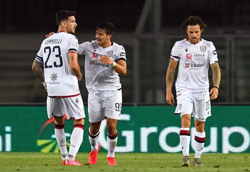 Dopo il doppio vantaggio dei padroni di casa: espulso Borini e gol di SImeone per gli ospiti.. A 20 dal termine l'espulsione di Cigarini ha ristabilito la parità numerica.
