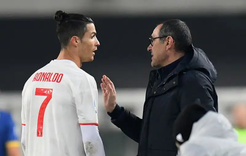I bianconeri cadono a sorpresa al Bentegodi: l'Hellas vince in rimonta per 2-1.