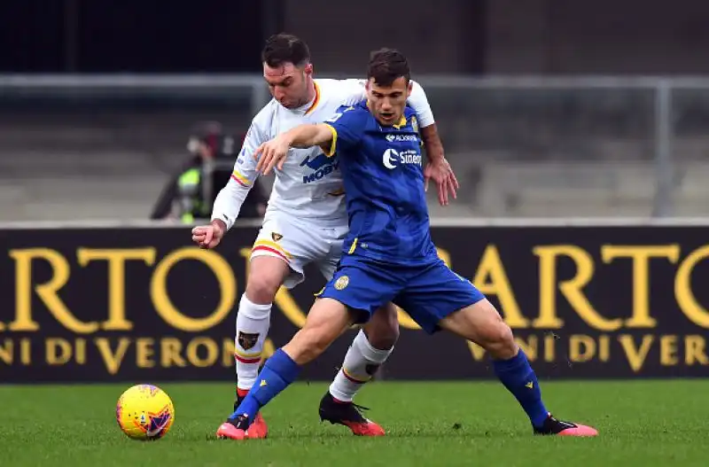 Tris dell'Hellas Verona sul Lecce che dopo il pareggio con l'Inter incassa le reti di Dawidowicz, Pessina e Pazzini