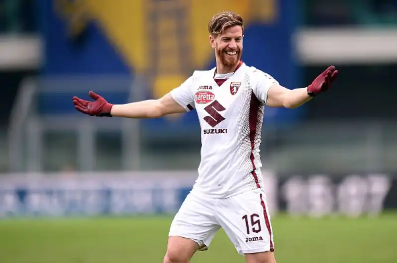 Toro avanti di tre gol con la doppietta di Ansaldi e il gol di Berenguer. Pazzini su rigore, Stepinski e Verre per gli scaligeri.