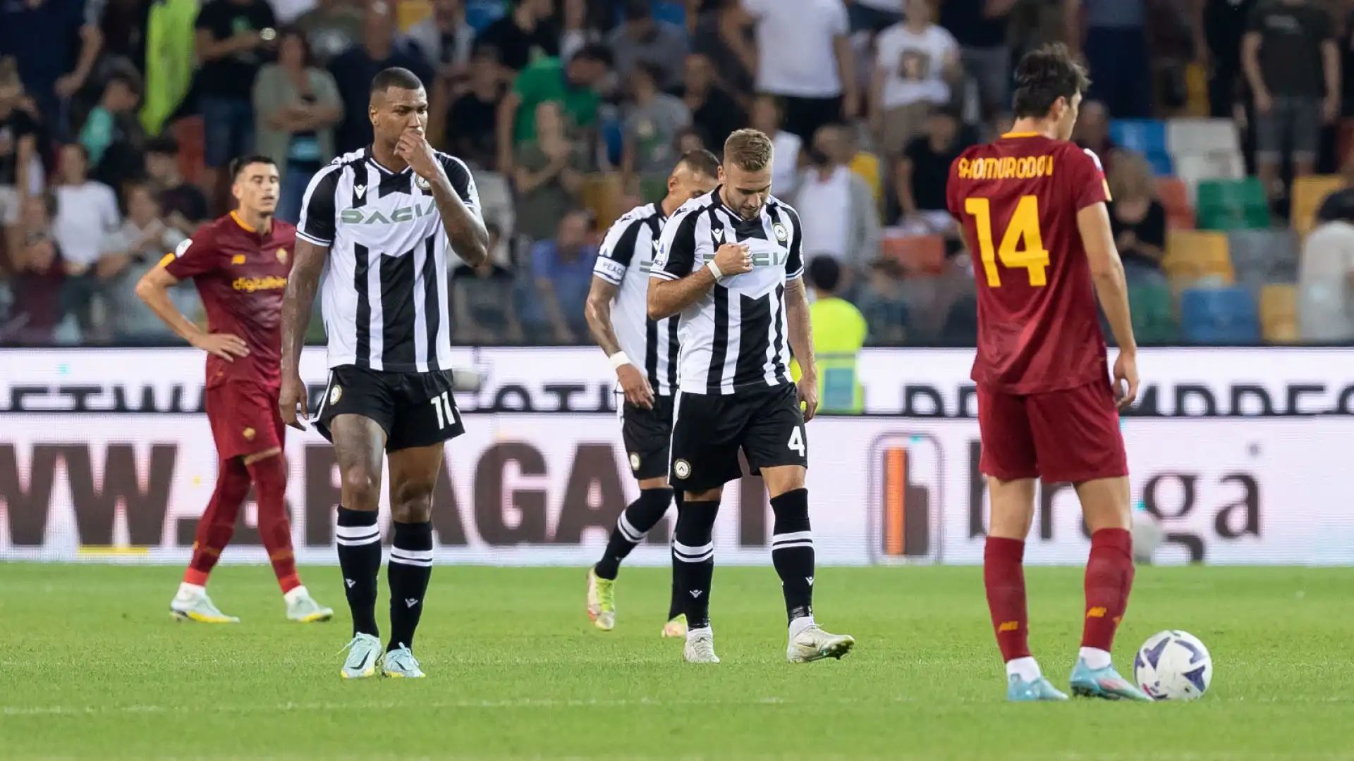 Sconfitta pesantissima per i giallorossi di Mourinho.