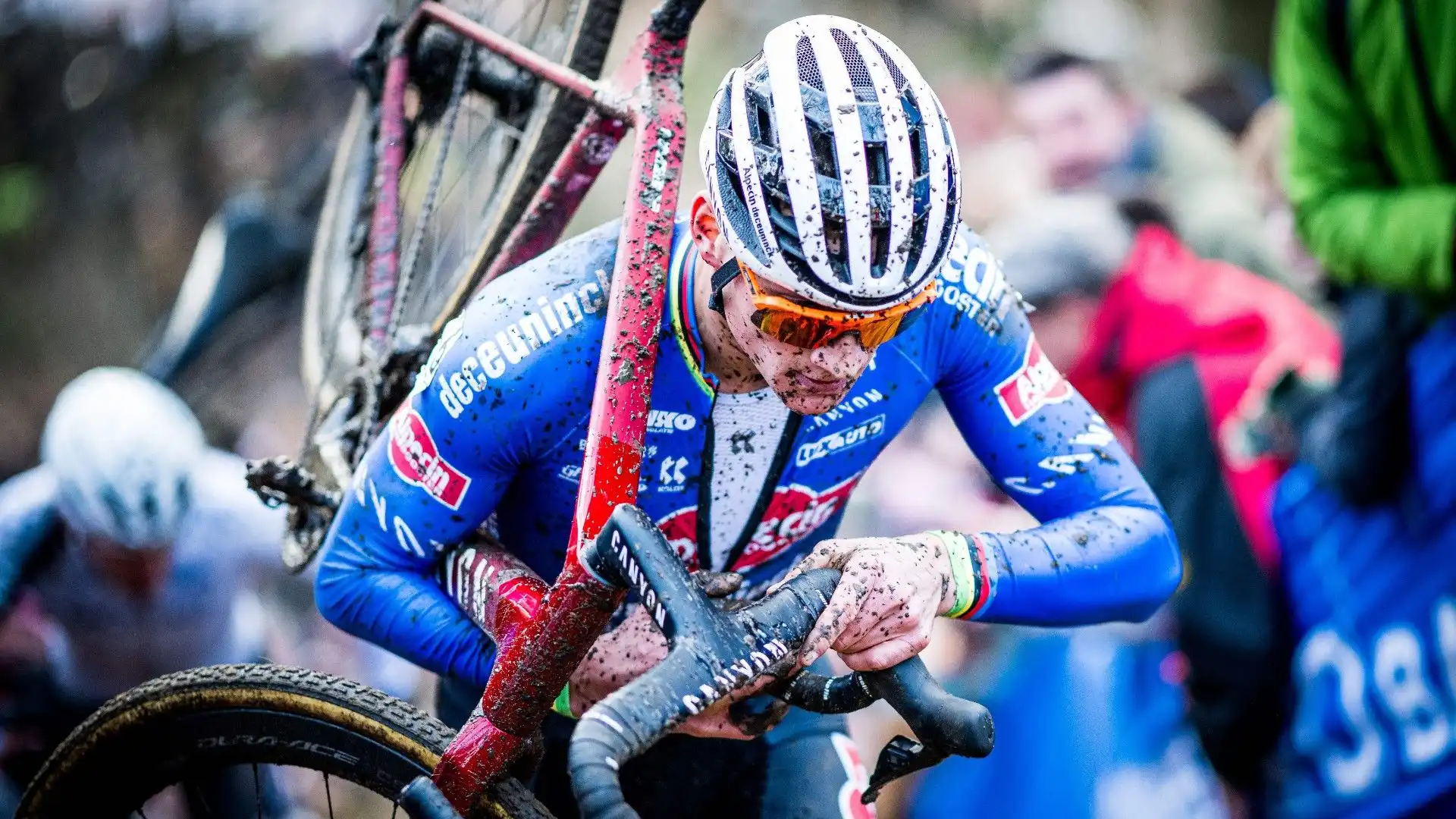 Le più belle foto dell'impresa di Mathieu van der Poel