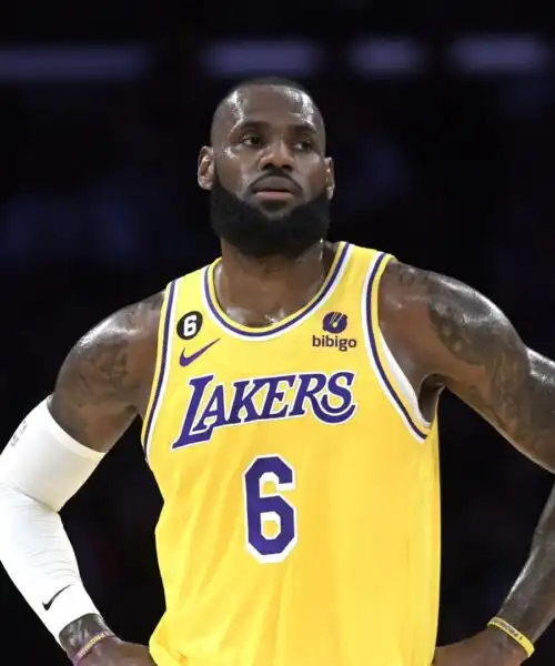 NBA: LeBron James da 35 punti ma sorride Philadelphia