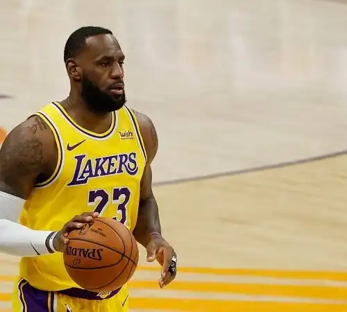 NBA, Lebron James ne convince un altro