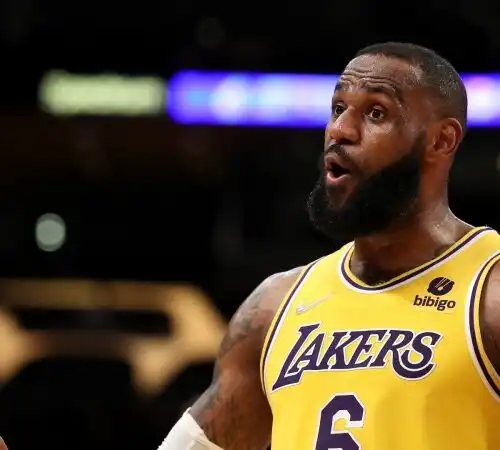 NBA, LeBron James ne fa 39 ma la vittoria va ai Pelicans