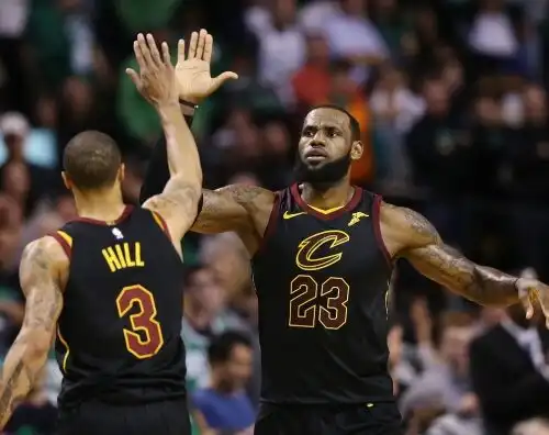 James porta i Cavs alle NBA Finals