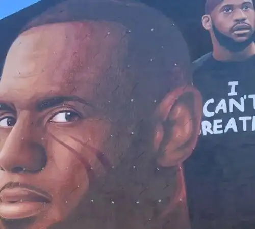 Un murales per LeBron James