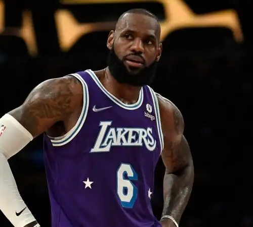 NBA, LeBron James croce e delizia: Lakers nel baratro