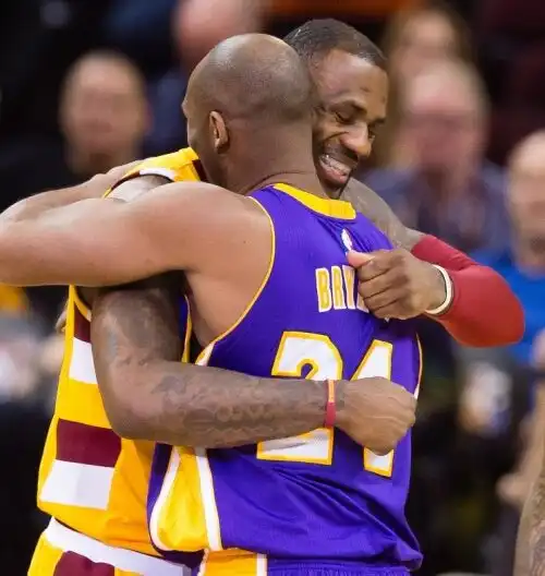 Lebron: “Kobe, pronto a raccogliere la tua eredità”