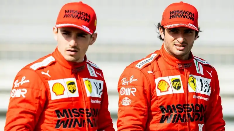 F1, Ferrari: umori opposti per Leclerc e Sainz