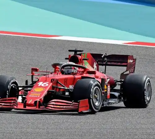 F1, Ricciardo davanti, Leclerc si ferma