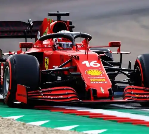 Ferrari, Leclerc: “Frustrato per un motivo”. Mea culpa di Sainz