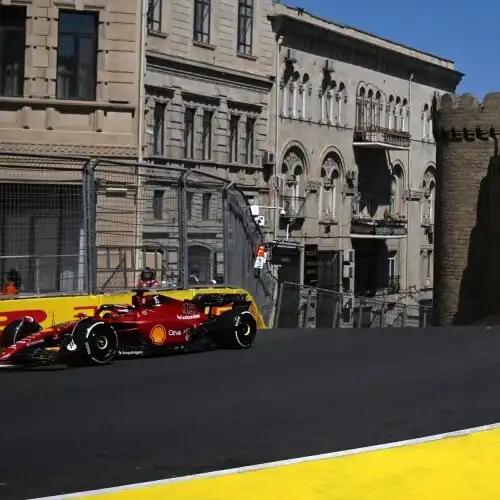 F1 libere Azerbaigian: Leclerc davanti alle Red Bull, male le Mercedes