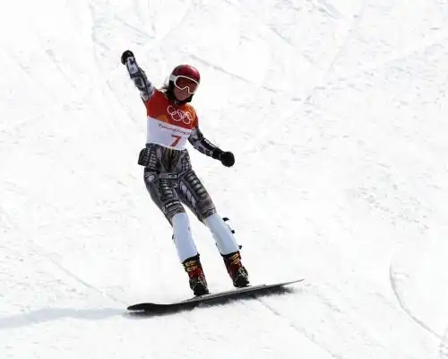 Storica Ledecka: oro anche nello snowboard