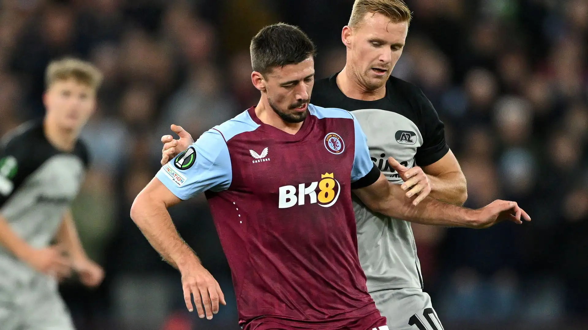 Il calciatore gioca nell'Aston Villa ma a giugno tornerà al Barcellona
