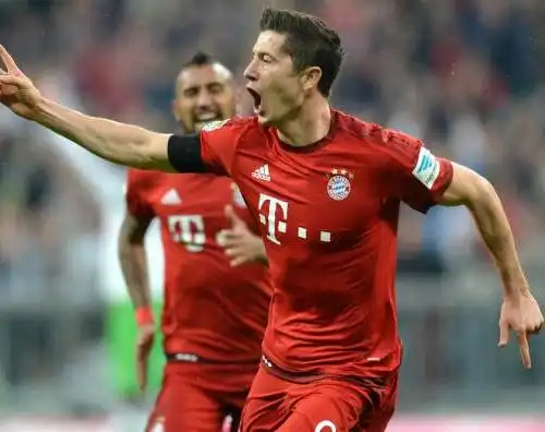 Lewandowski mostruoso: 5 gol in 9