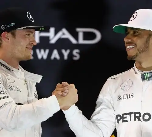 F1, Nico Rosberg risponde a Lewis Hamilton