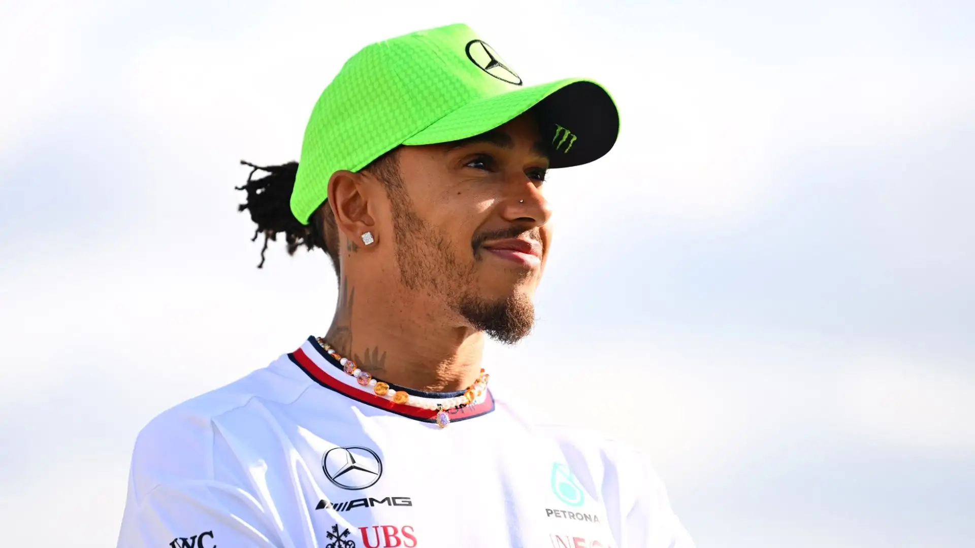 Il pilota inglese ha rinnovato il contratto con la Mercedes chiudendo a qualsiasi possibilità di formare un super team con Verstappen alla Red Bull
